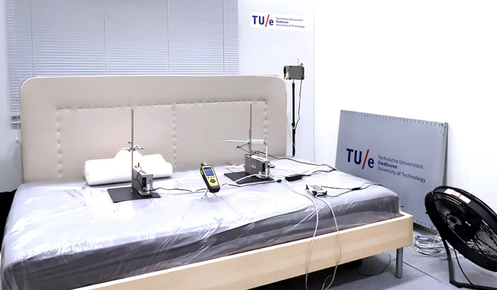 AirTulip headboard with instruments and sensors in an Eindhoven University of Technology laboratory